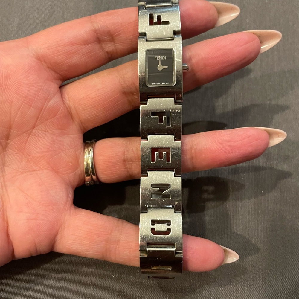 FENDI Watch - Picture 2 of 12